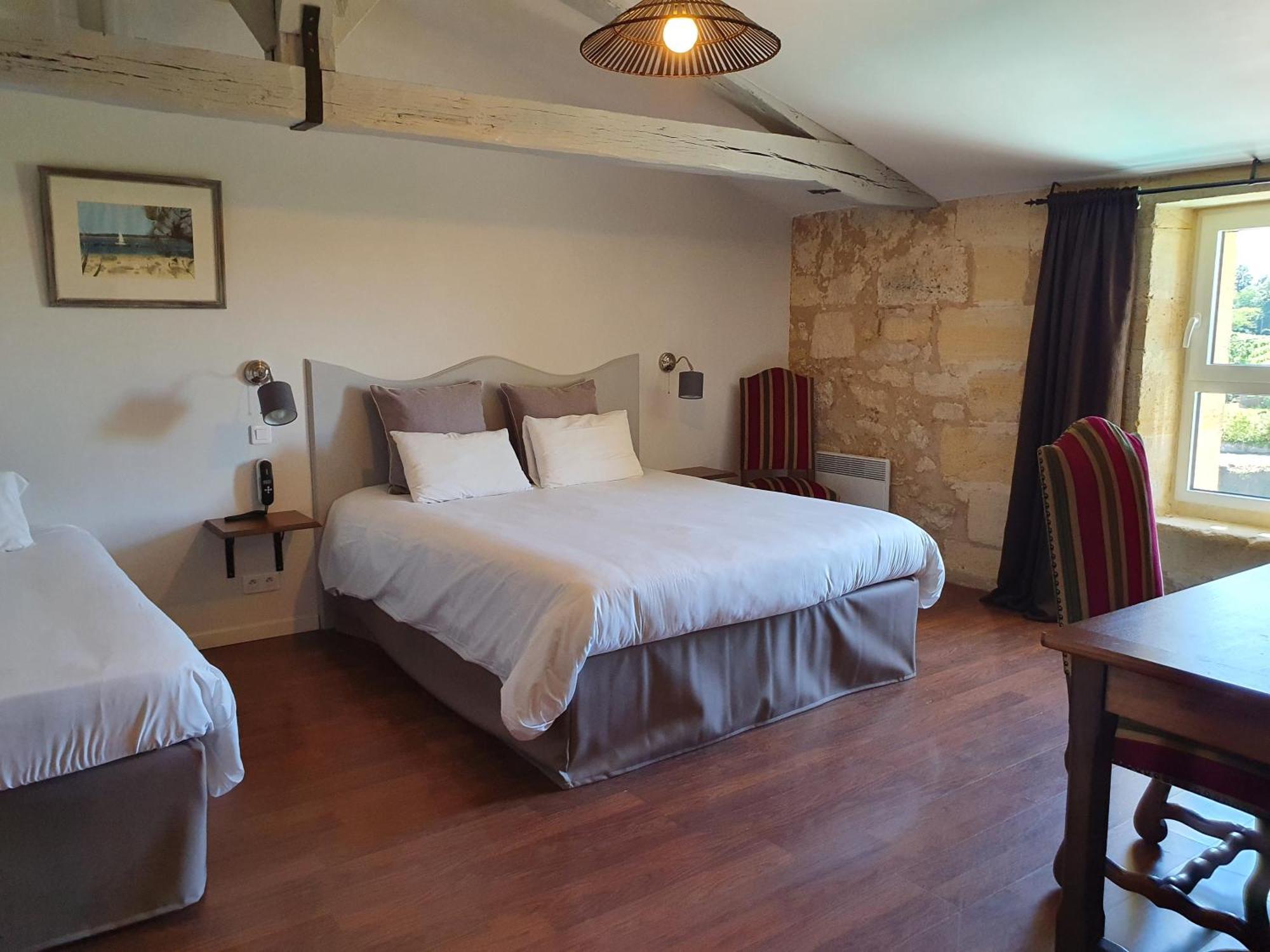 Chateau Fleur De Roques - Puisseguin Saint Emilion Rom bilde