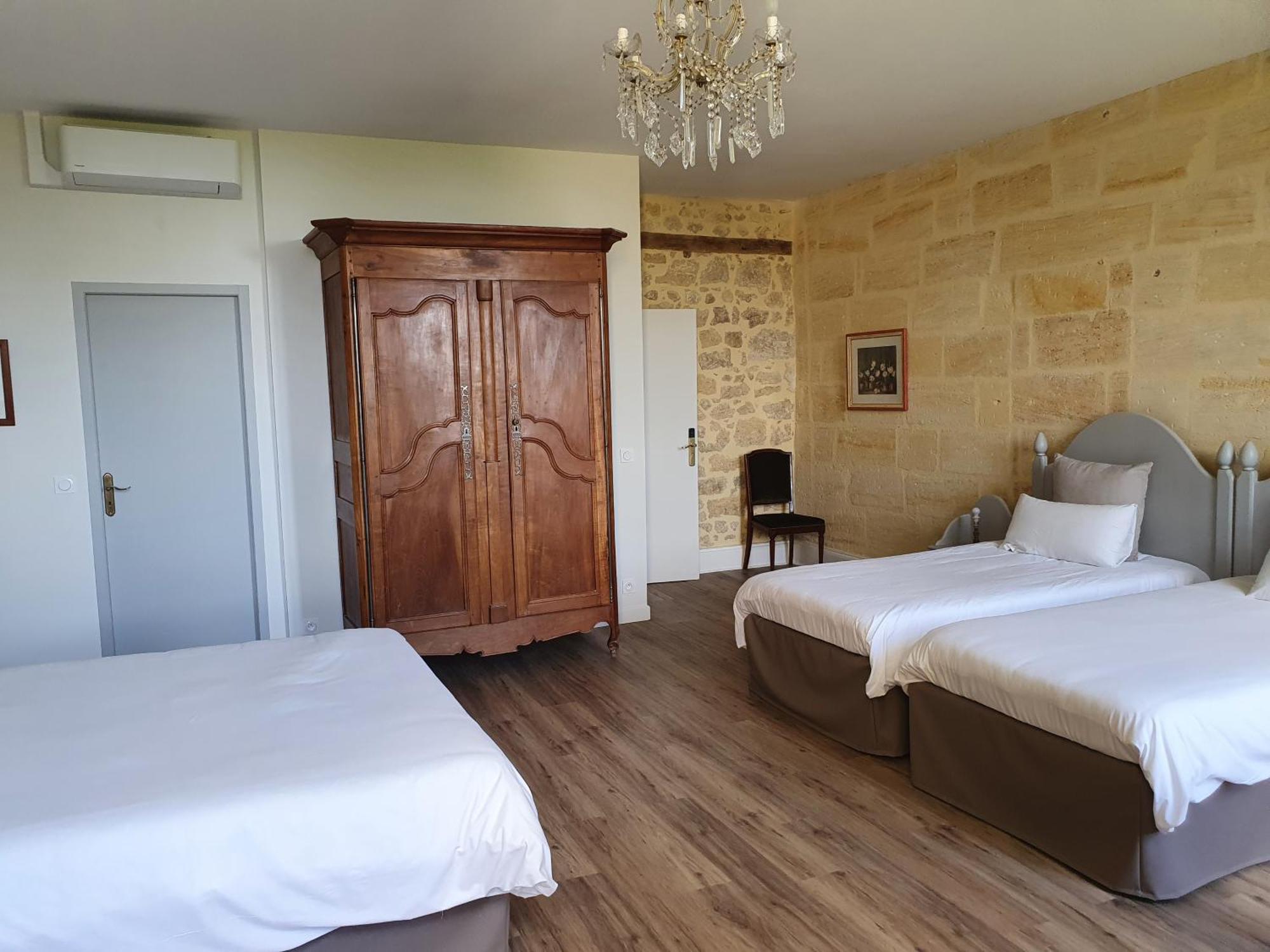 Chateau Fleur De Roques - Puisseguin Saint Emilion Rom bilde
